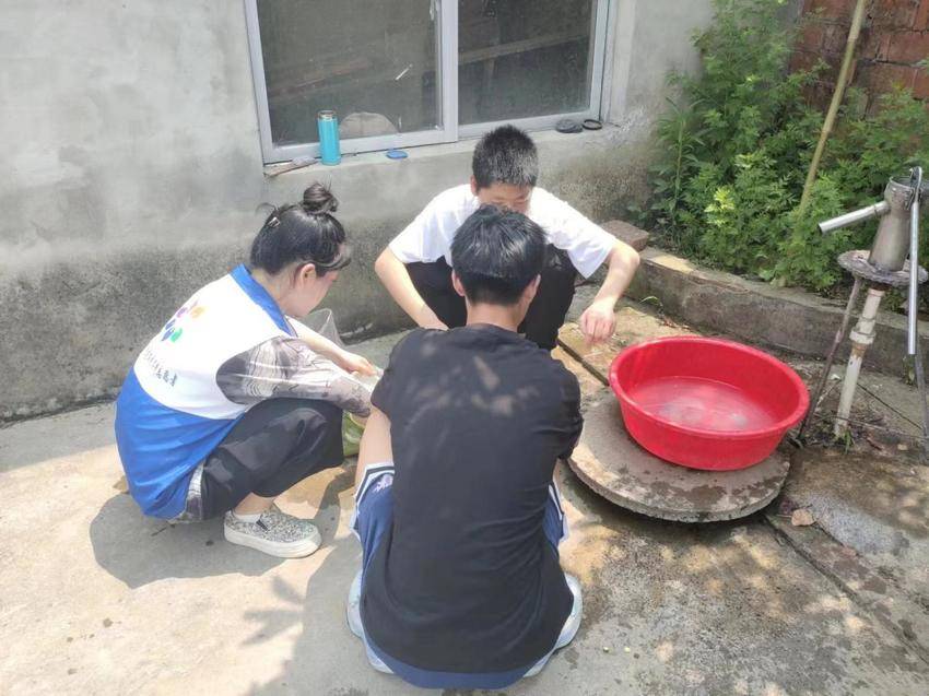 尹集乡尹集村：岁月守望，青春同行——尹集村与太阳成集团122cc官网入口经管系智管专业员工共筑助老温暖桥梁.docx